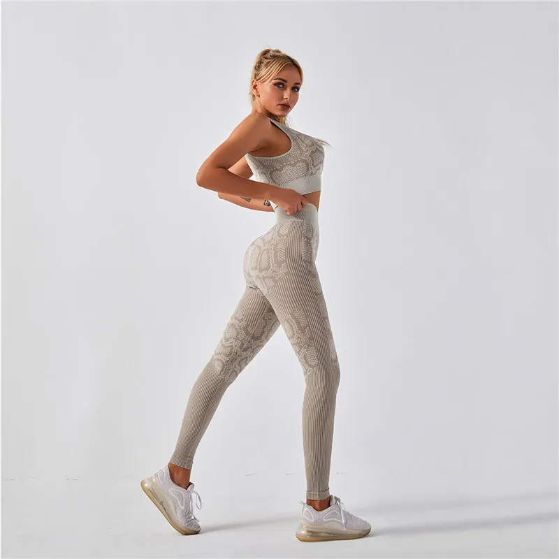 Ladies yoga clothes