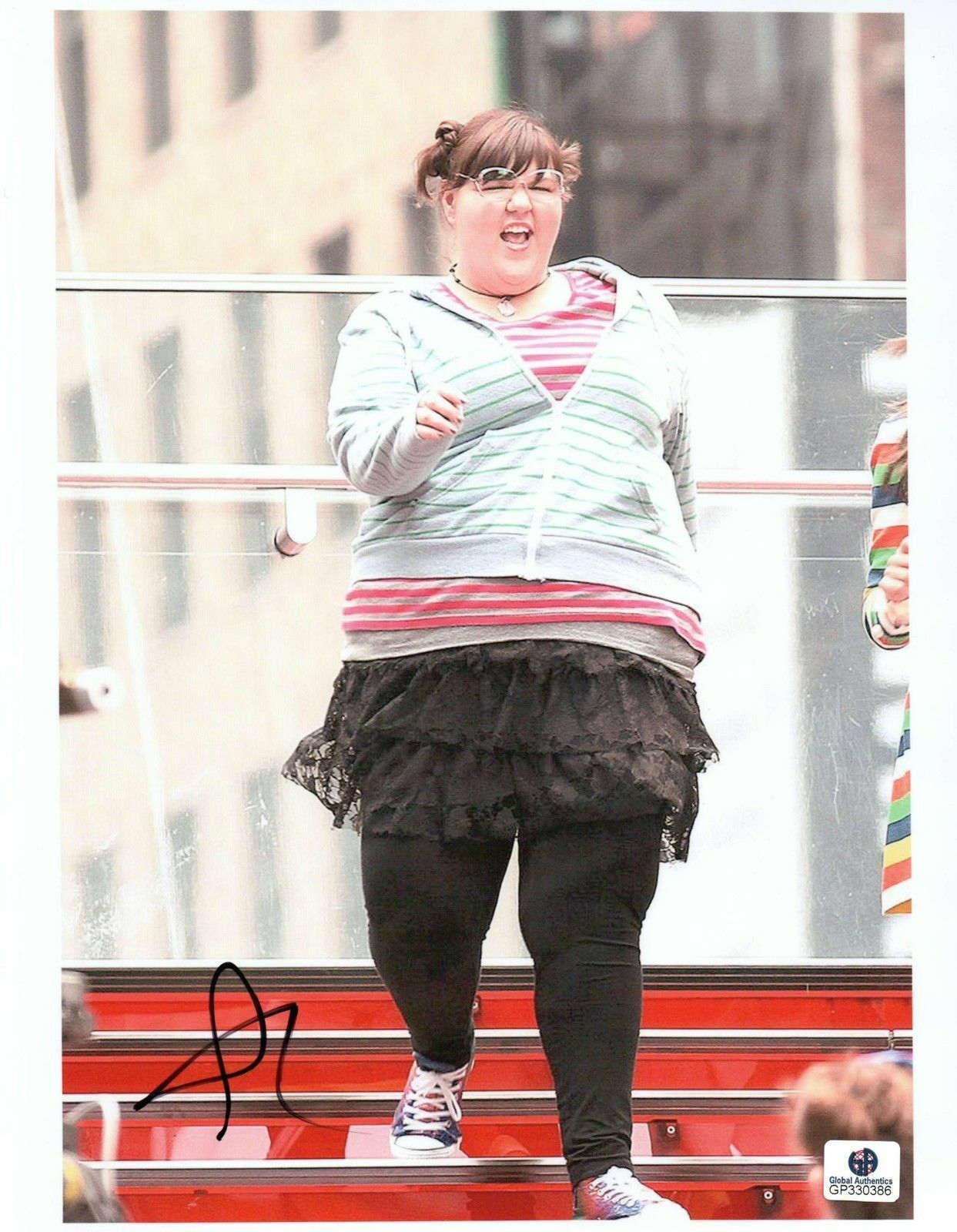 Ashley Fink Signed 8X10 Photo Poster painting Autograph Glee Singing Skirt GP330386