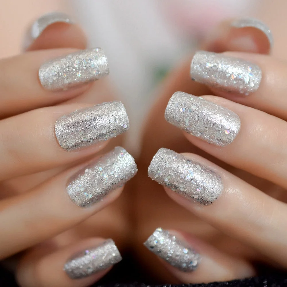 Holographic Silver Glitter Press On Nails Short Style Daily Wear Nude Pink Lady False Nails Oval Shape Nail Art Tips 515-Nail Inspo
