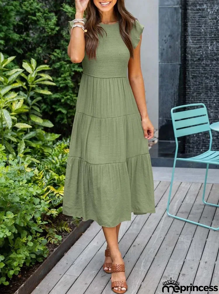 Elegant summer dress: ruffle details, pockets