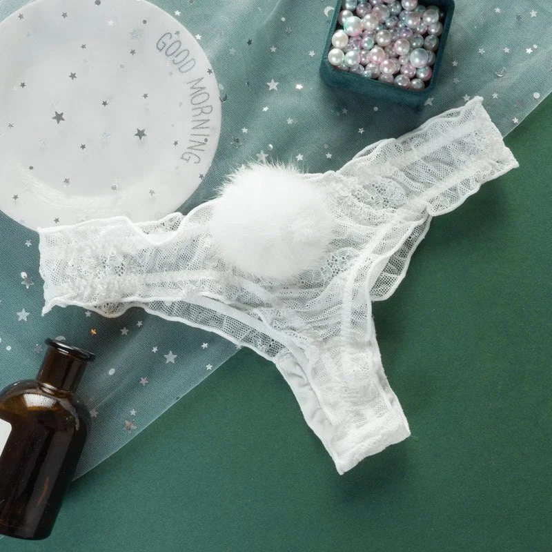 Women's Sexy Lace Panties Cute Underpants G-string Transparent Low Waist Female Thong 2020 Fashion Girls New Underwear