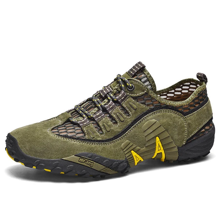 Outdoor breathable and comfortable hiking shoes
