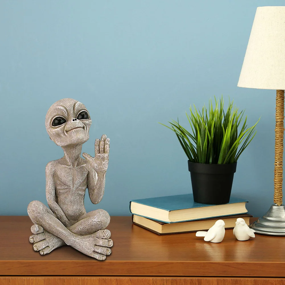 Resin Outer Space Alien Statue Outdoor Garden Figurine Alien Martians Decor