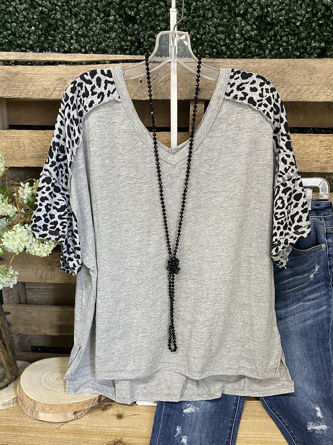 V Neck Animal Print Sleeves T-shirt