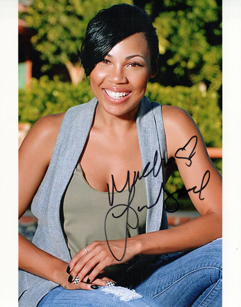 La'Myia Good glamour shot autographed Photo Poster painting signed 8x10 #1