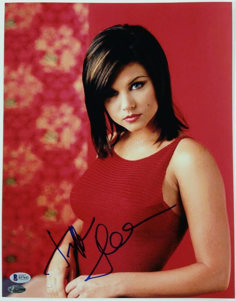 Tiffani Thiessen Signed 11x14 Photo Poster painting #3 Kelly Kapowski Auto w/ Beckett BAS COA