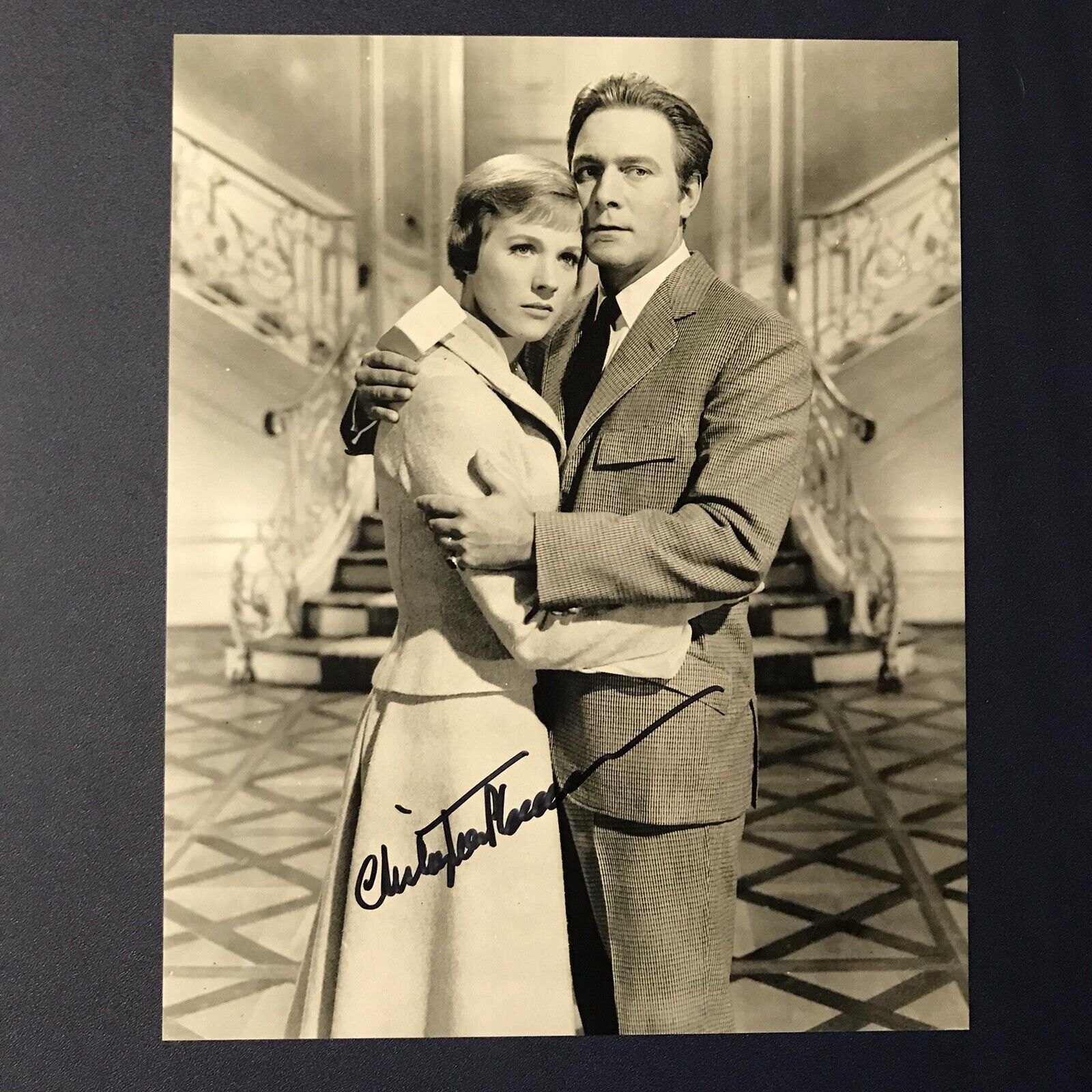 CHRISTOPHER PLUMMER SIGNED 8x10 Photo Poster painting ACTOR AUTOGRAPHED THE SOUND OF MUSIC COA