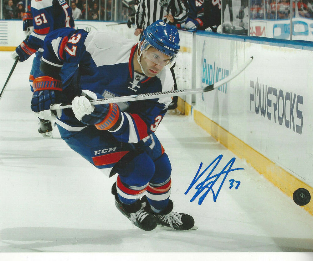 New York  Islanders Brian Strait  autographed action 8x10 color  Photo Poster painting