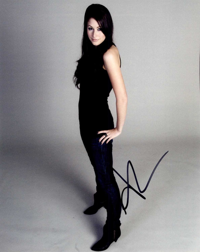 Amanda Crew Signed Autographed Glossy 8x10 Photo Poster painting - COA Matching Holograms