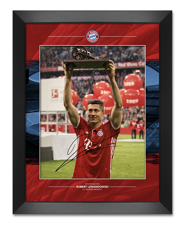 Robert Lewandowski Signed & FRAMED 11X14 Photo Poster painting Bayern MUNICH AFTAL COA (C)