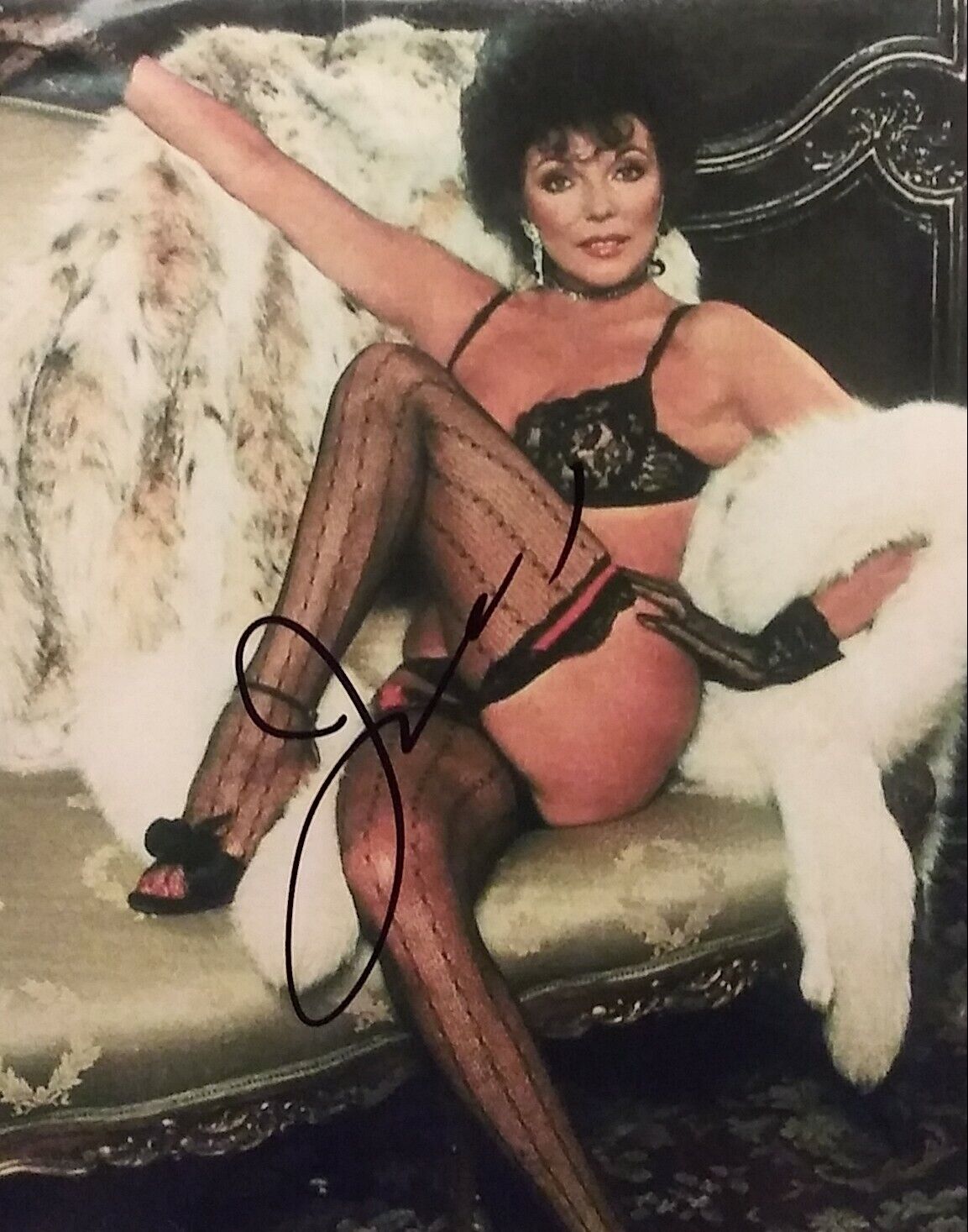 Joan Collins signed 8 x 10