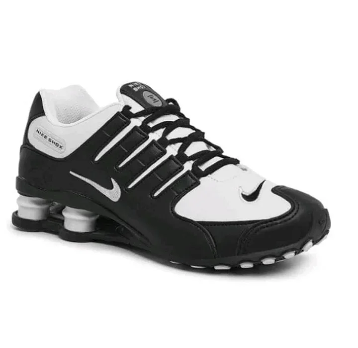 Breathable men's sports shoes