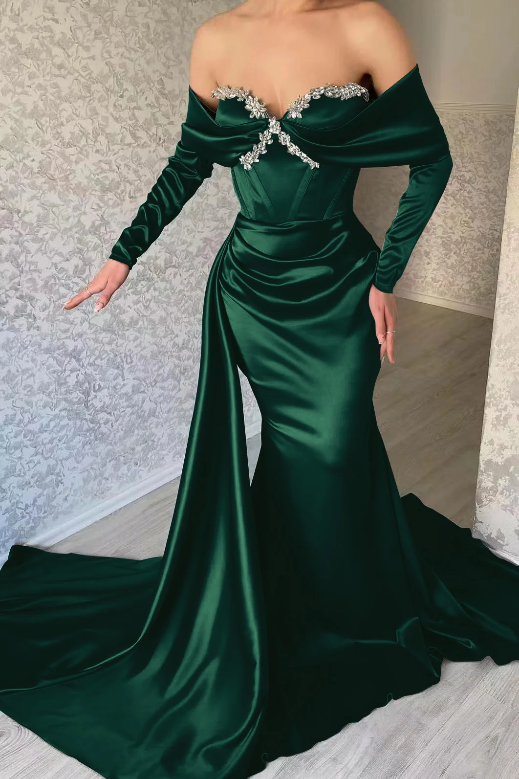 Daisda Gorgeous Sweetheart Portrait Long Sleeves Mermaid Prom Dress With Rhinstone Ruffles