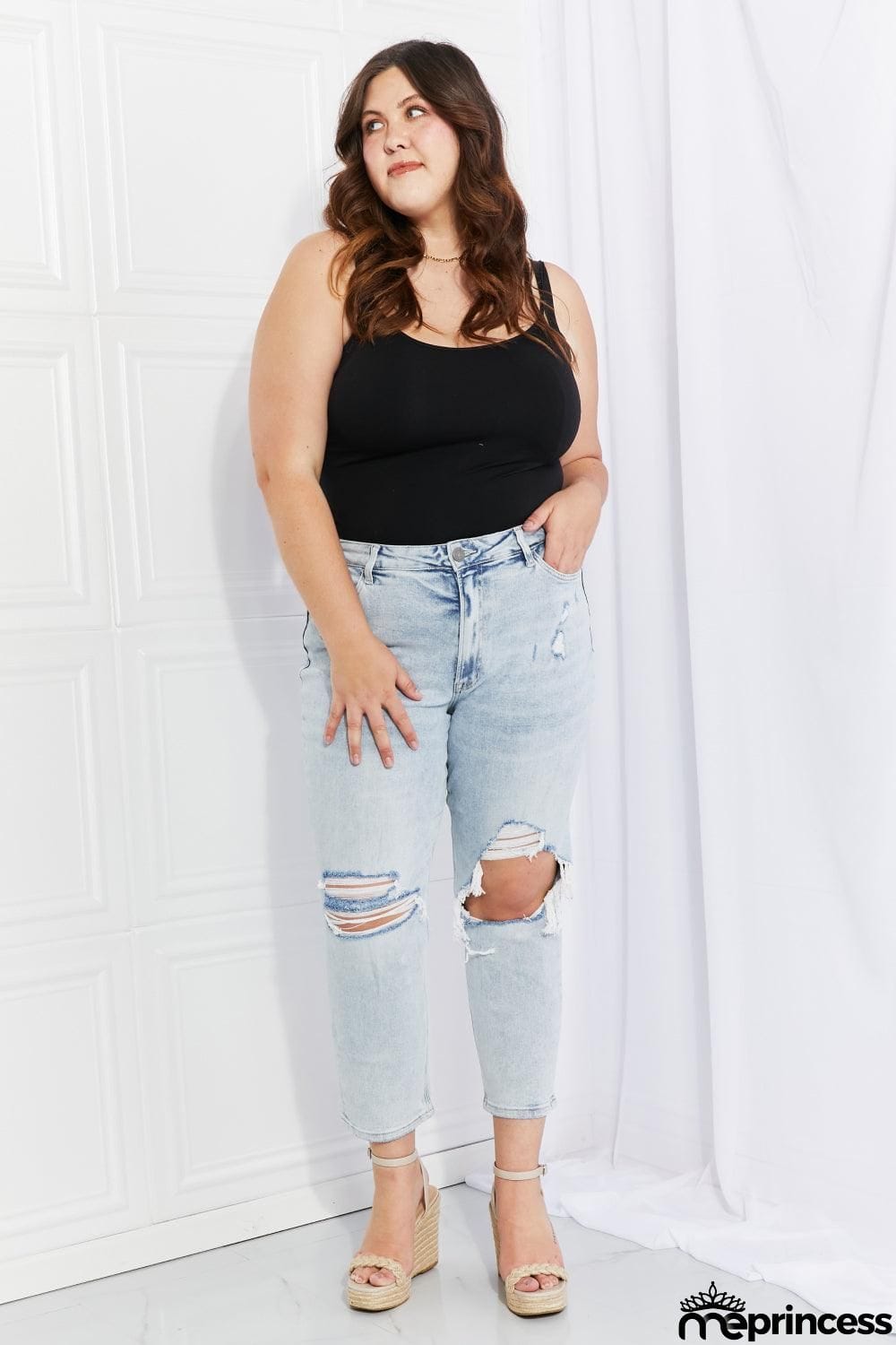 VERVET Stand Out Full Size Distressed Cropped Jeans
