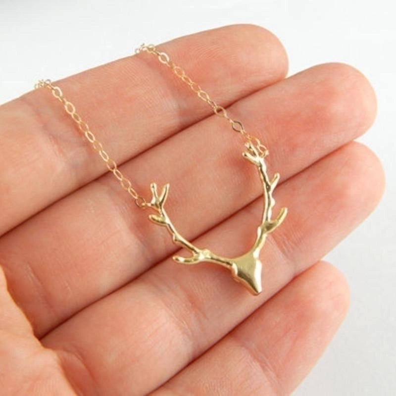 Simple  Necklace Christmas Elk Reindeer Pendant Necklace Female Clavicle Chain Fawn  Necklace