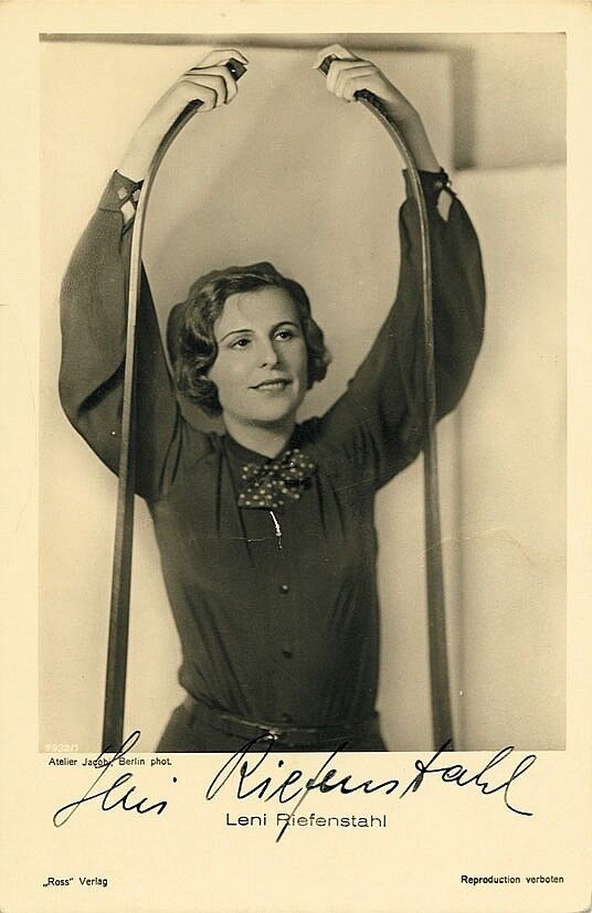 LENI RIEFENSTAHL Signed Photo Poster paintinggraph - Nazi Film Maker / Photo Poster paintinggrapher - Preprint