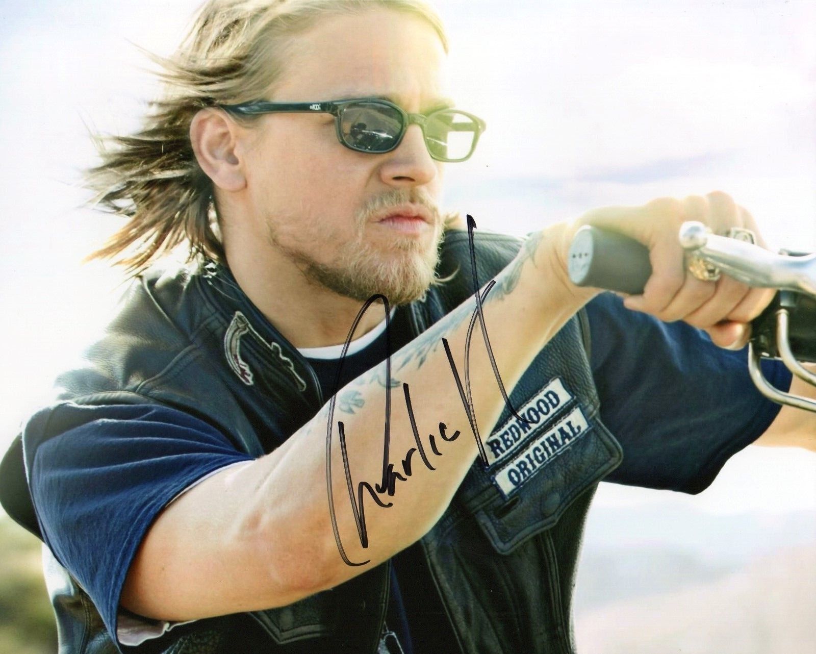 CHARLIE HUNNAM AUTOGRAPHED SIGNED A4 PP POSTER Photo Poster painting PRINT 6