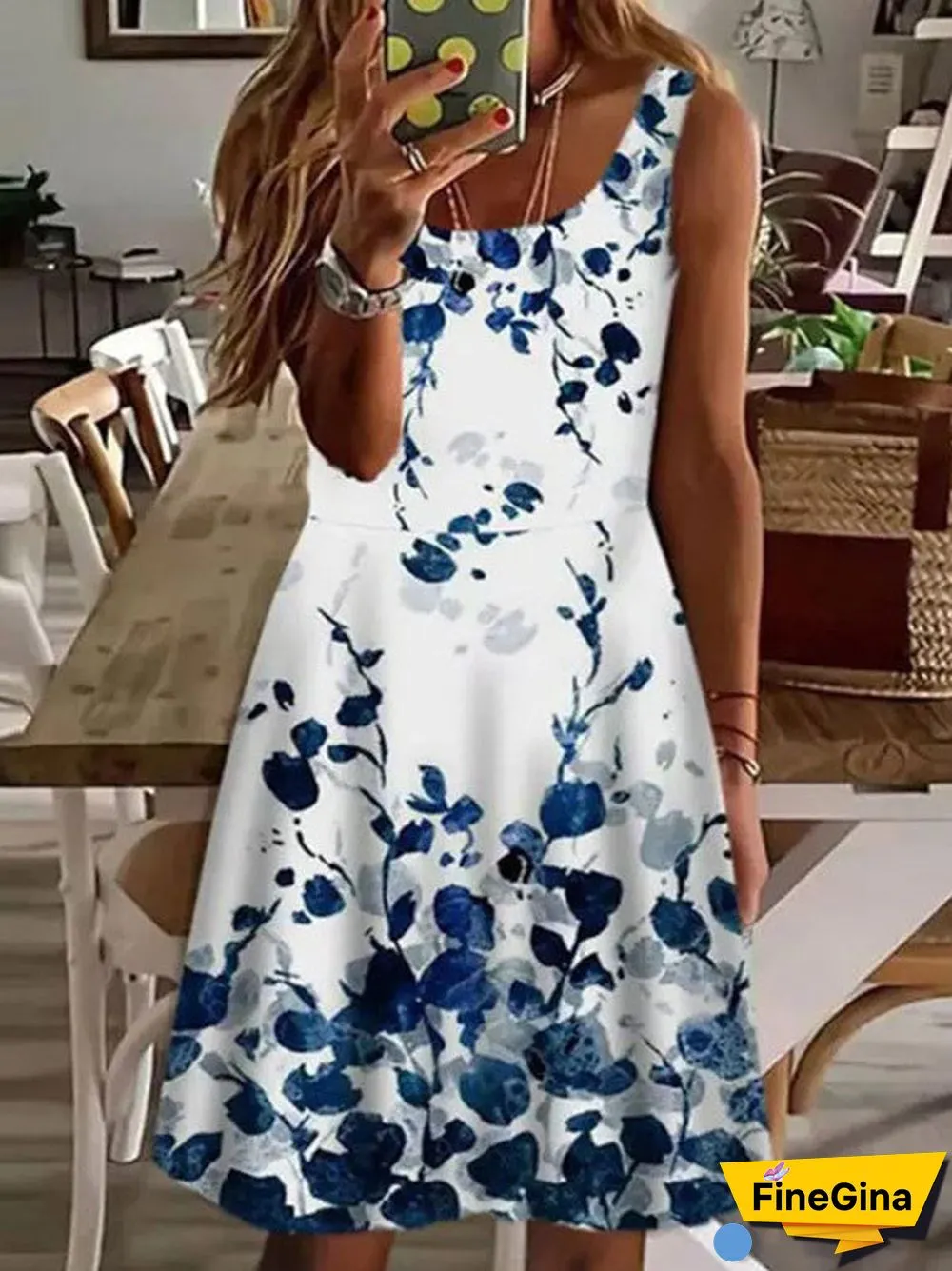 Women's Sleeveless Scoop Collar Floral Printed Midi Dress