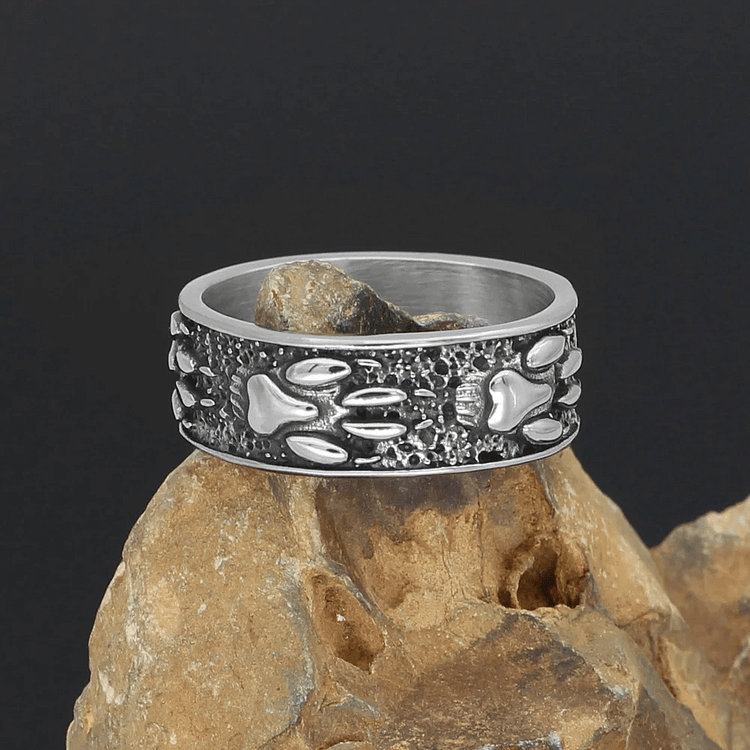 Coutureaura Retro Domineering Wolf Paw Ring