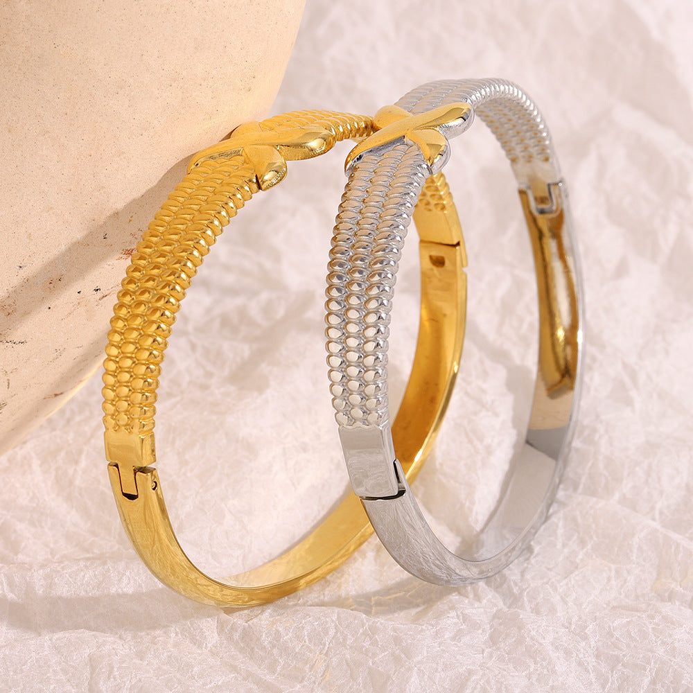 Design Personality Versatile Stainless Steel 18K Gold Plated X-Grain Buckle Bracelet For Women