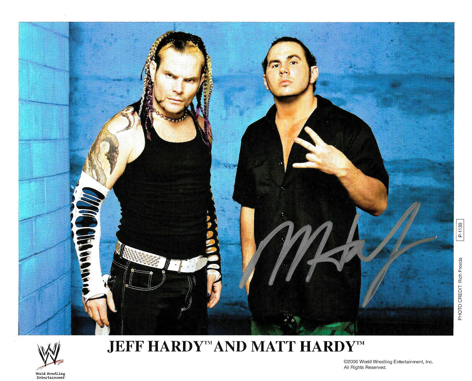 WWE MATT HARDY P-1139 HAND SIGNED AUTOGRAPHED 8X10 PROMO Photo Poster painting WITH PROOF & COA