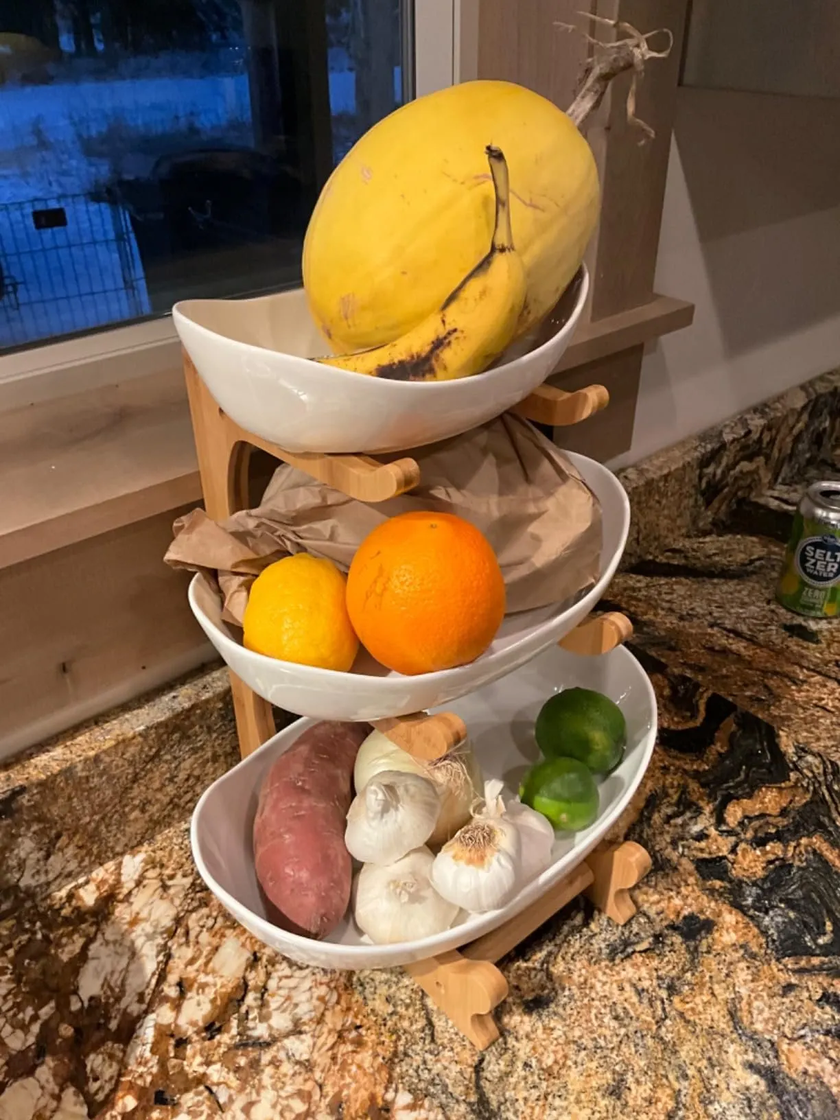 Fruit in the bowl