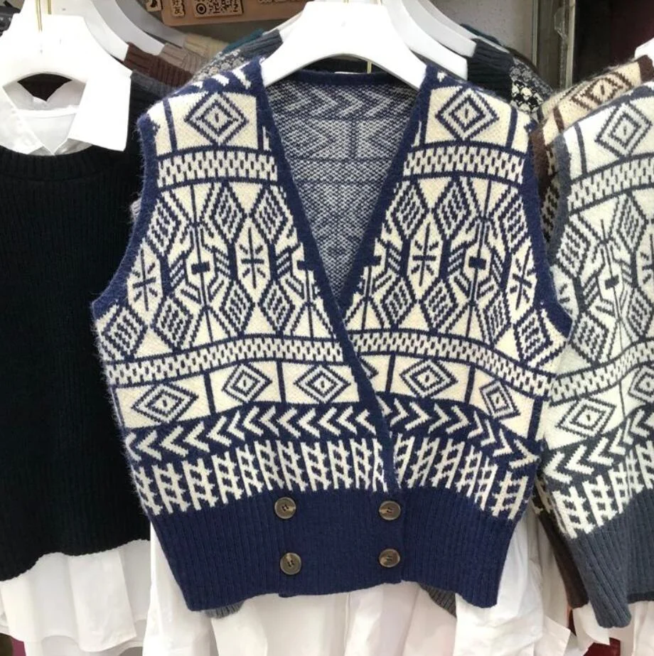 Sweater Vest Women V-neck Crop Top Double-breasted Chic Elegant All-match Loose Sleeveless Knit Vests Sweet Fashion Vintage New