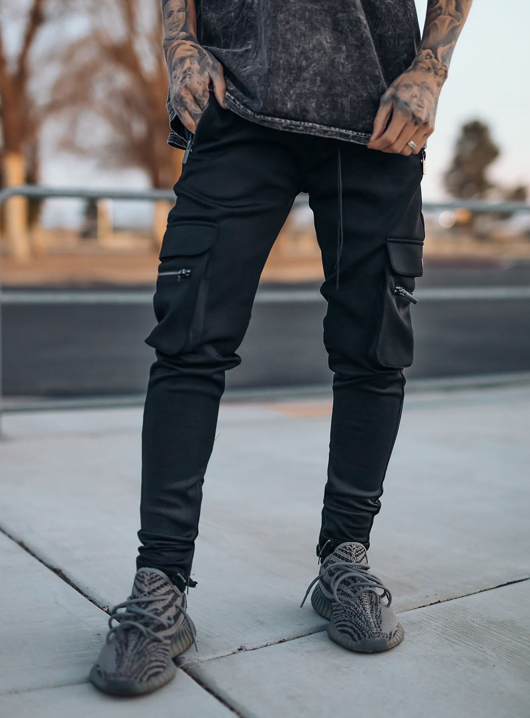 Utility Cargo Track Pants V8 in Black