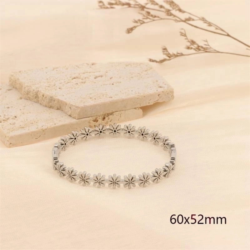 Elegant Minimalist Daisy Stainless Steel 18K Gold Plated Bangle In Bulk