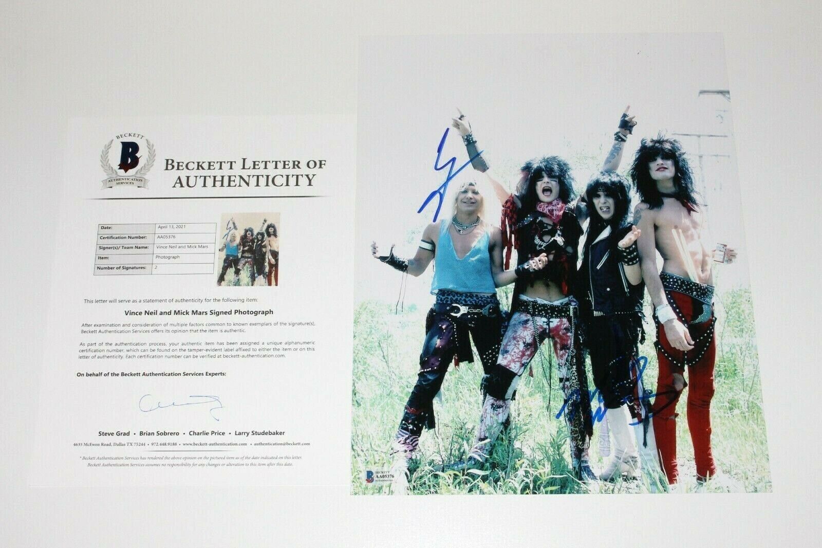 MOTLEY CRUE BAND SIGNED AUTHENTIC 11x14 Photo Poster painting BECKETT COA MICK MARS VINCE NEIL