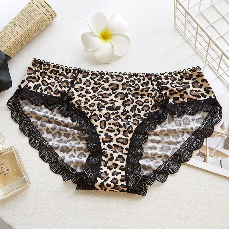 Billionm Girl Glossy Hollow Sexy Ladies Briefs Comfortable Breathable Bow Mid-waist Cotton Bottom Nylon New Lace Edge Lolita