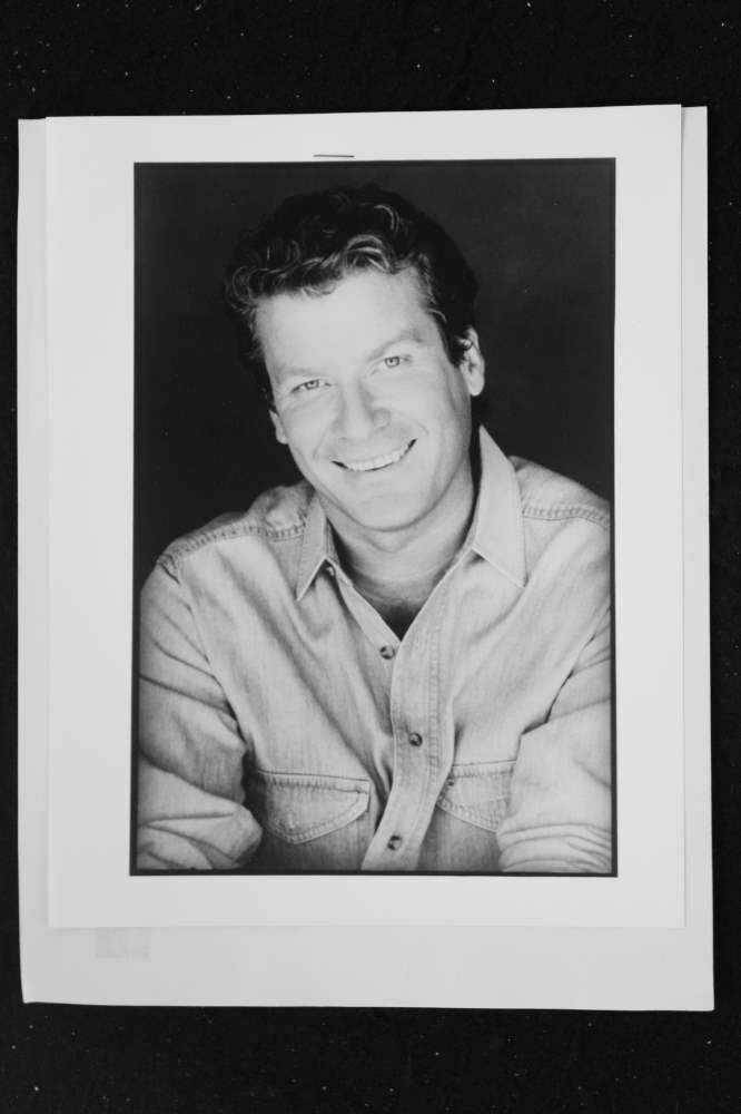 Daniel Hugh Kelly - 8x10 Headshot Photo Poster painting w/ Resume - Ryan's Hope