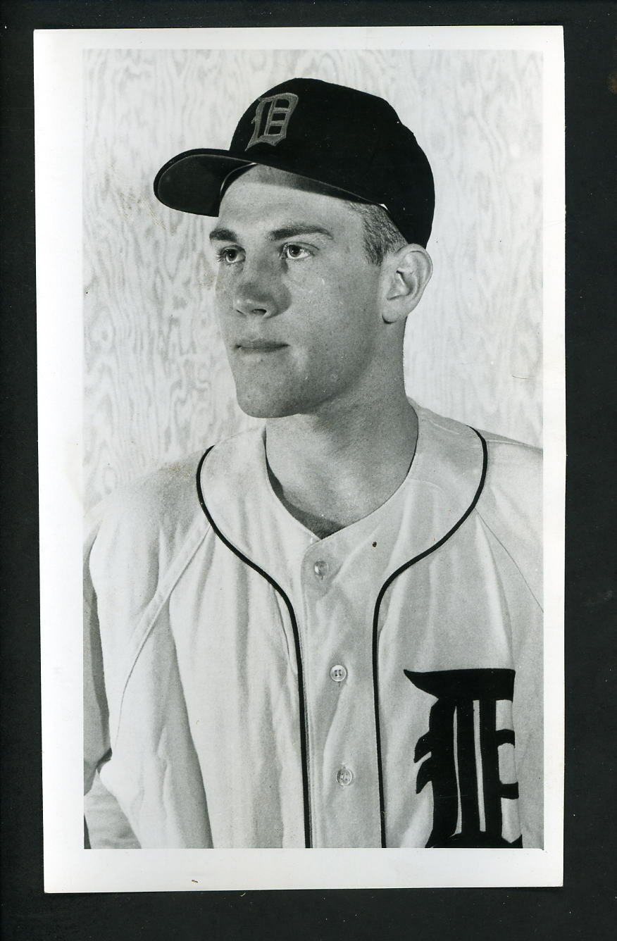 Jack Bowen 1957 Press Photo Poster painting Detroit Tigers