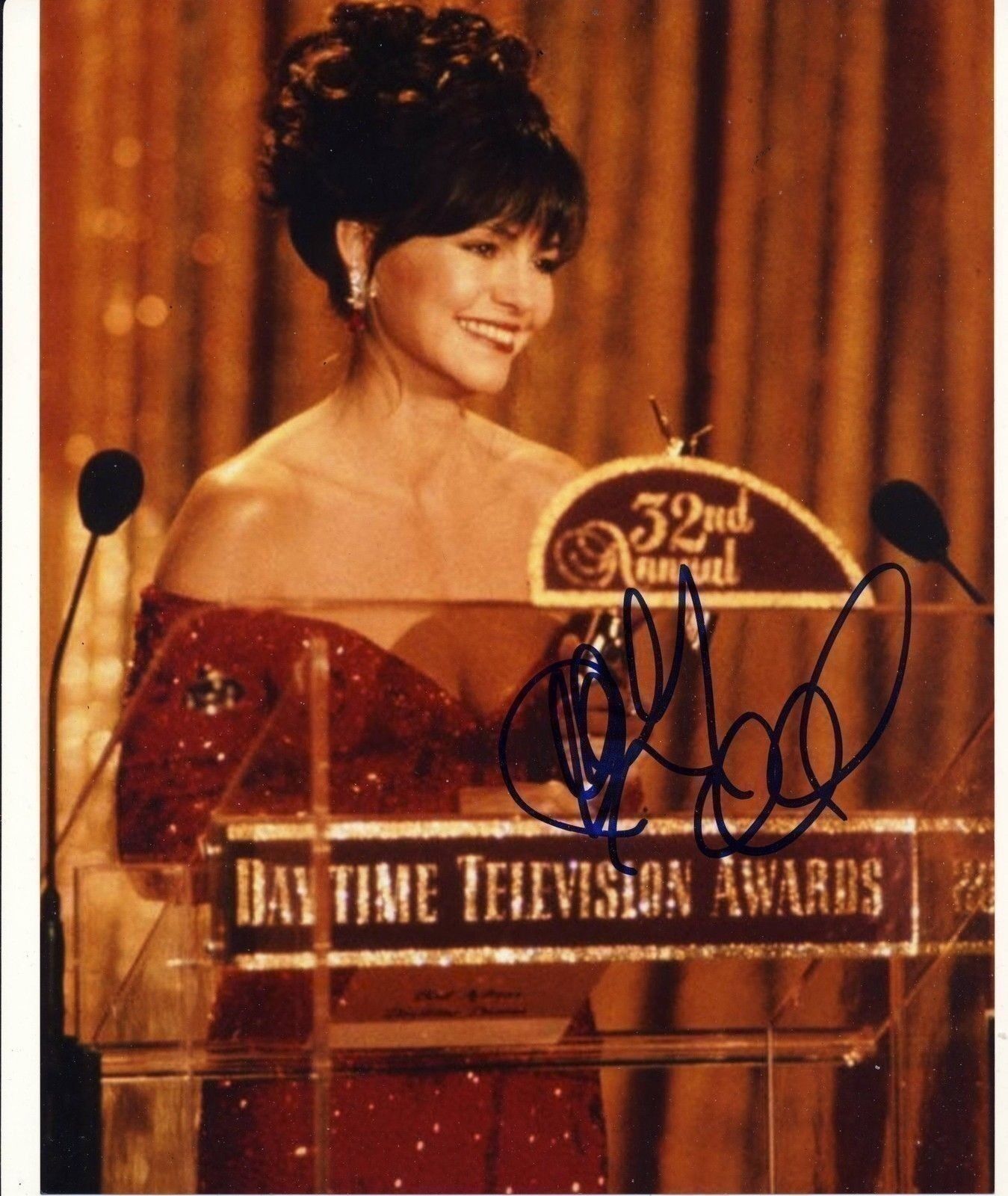 Sally Field Autograph Signed 10x8 Photo Poster painting AFTAL [1040]