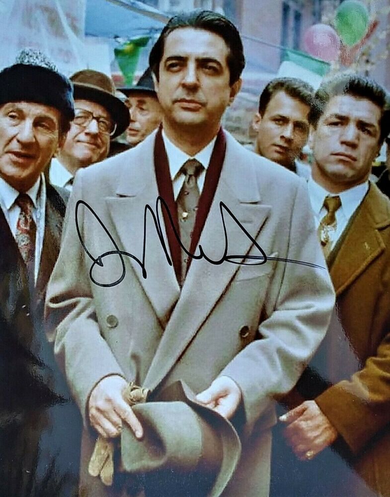 Joe Montegna signed 8 x 10