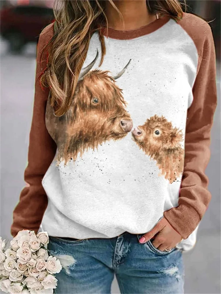 Highland Cow Mama and Baby Kiss Print Sweatshirt