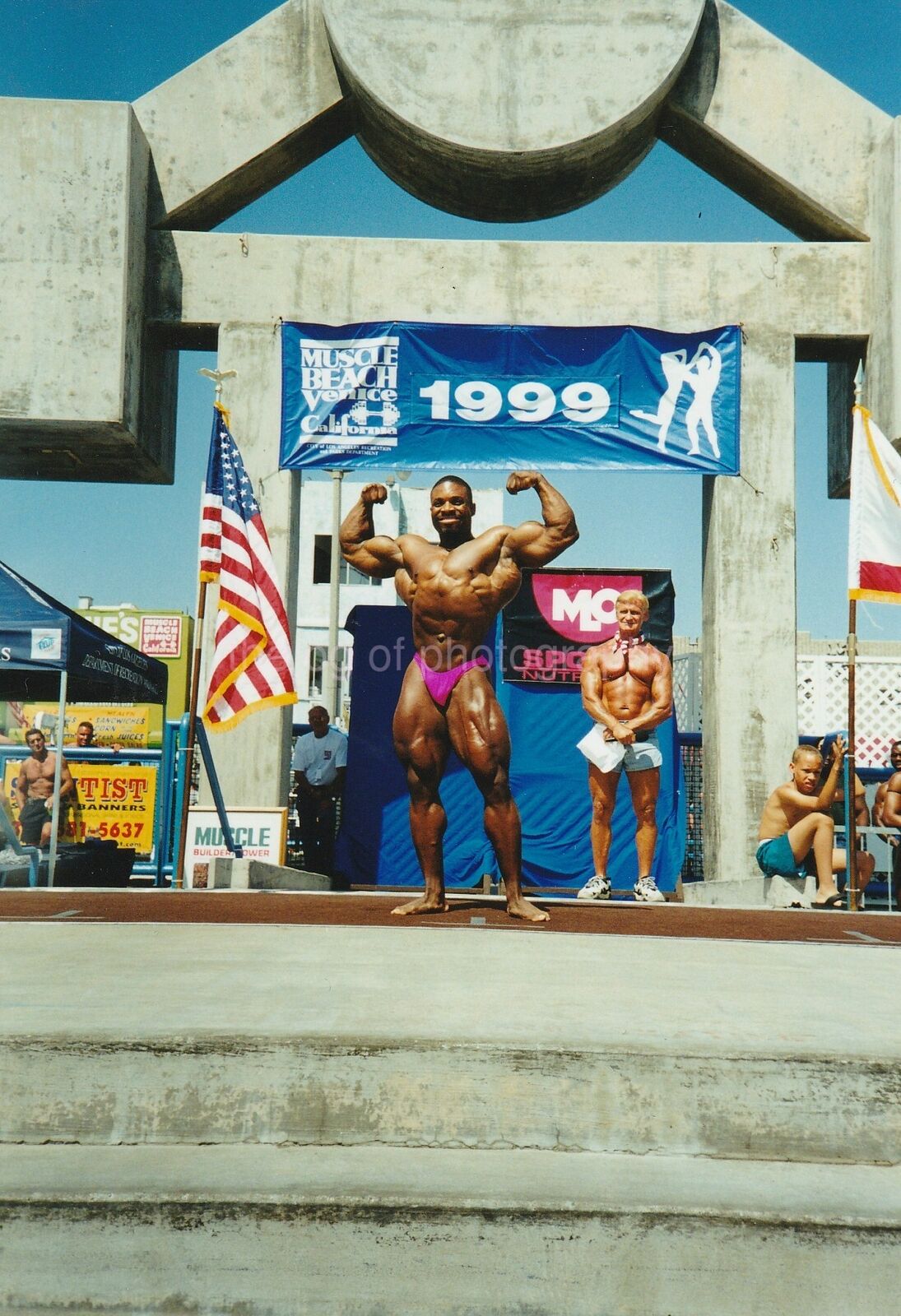 Muscle Man FOUND Photo Poster painting Venice Beach CaliforniaOriginal 92 2 Y