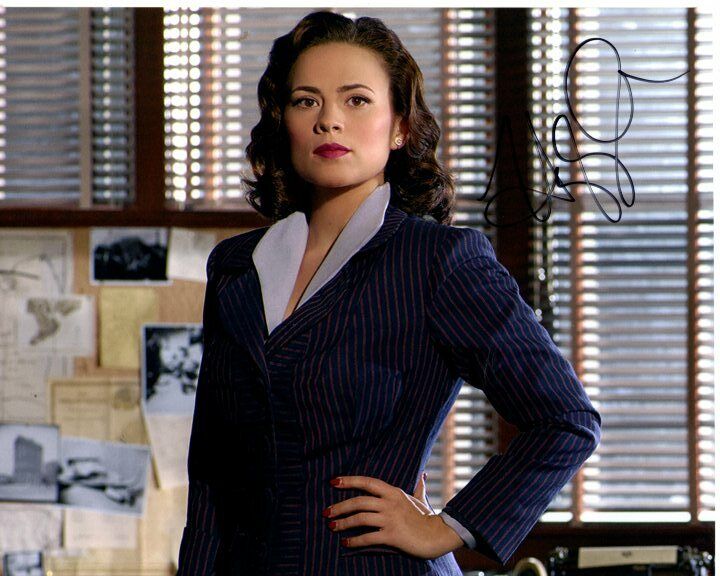 HAYLEY ATWELL signed autographed MARVEL AGENT PEGGY CARTER Photo Poster painting