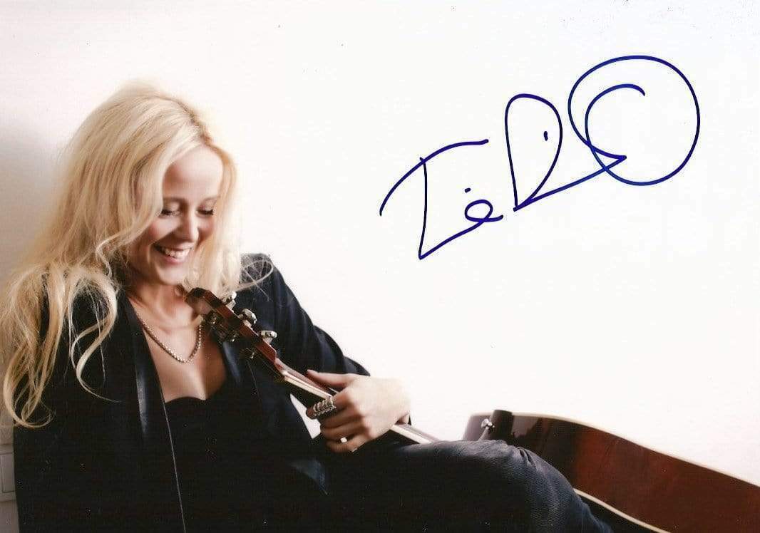 Tina Dico SINGER autograph, In-person signed Photo Poster painting