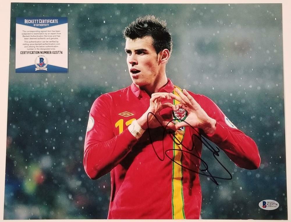 GARETH BALE Signed 11x14 Photo Poster painting REAL MADRID WALES Autograph K ~ Beckett BAS COA