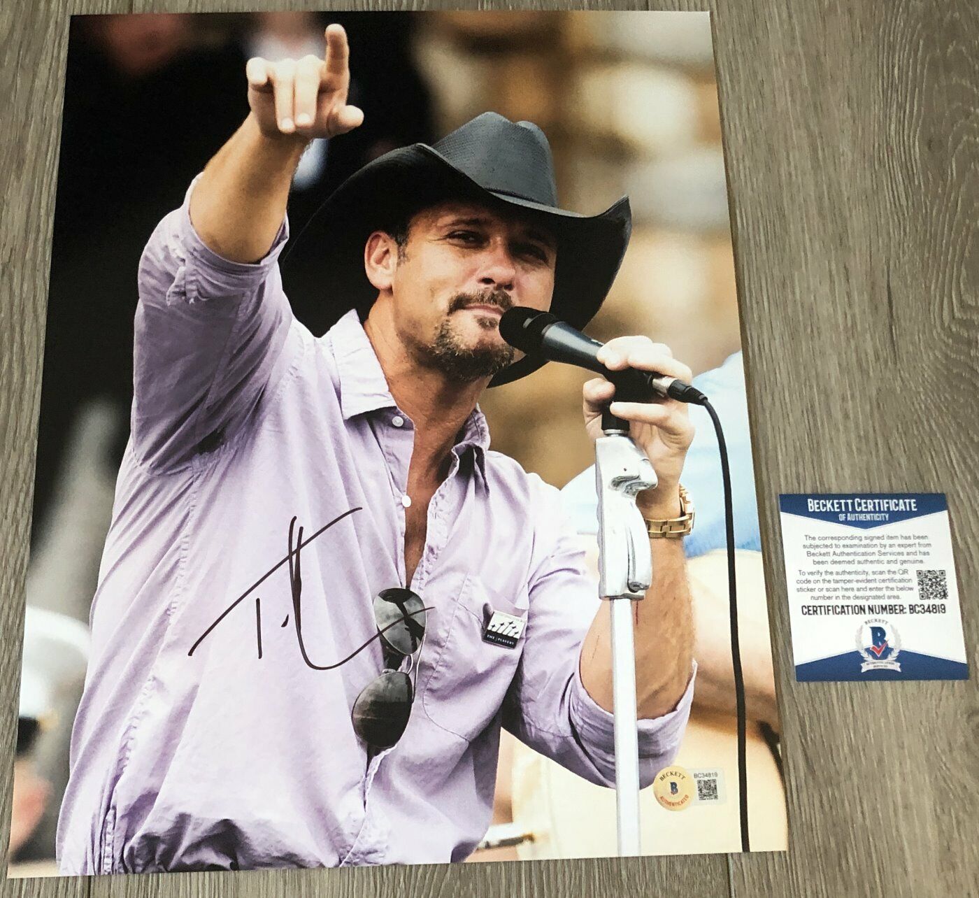 TIM MCGRAW SIGNED AUTOGRAPH 11x14 Photo Poster painting A w/EXACT PROOF & BECKETT BAS COA