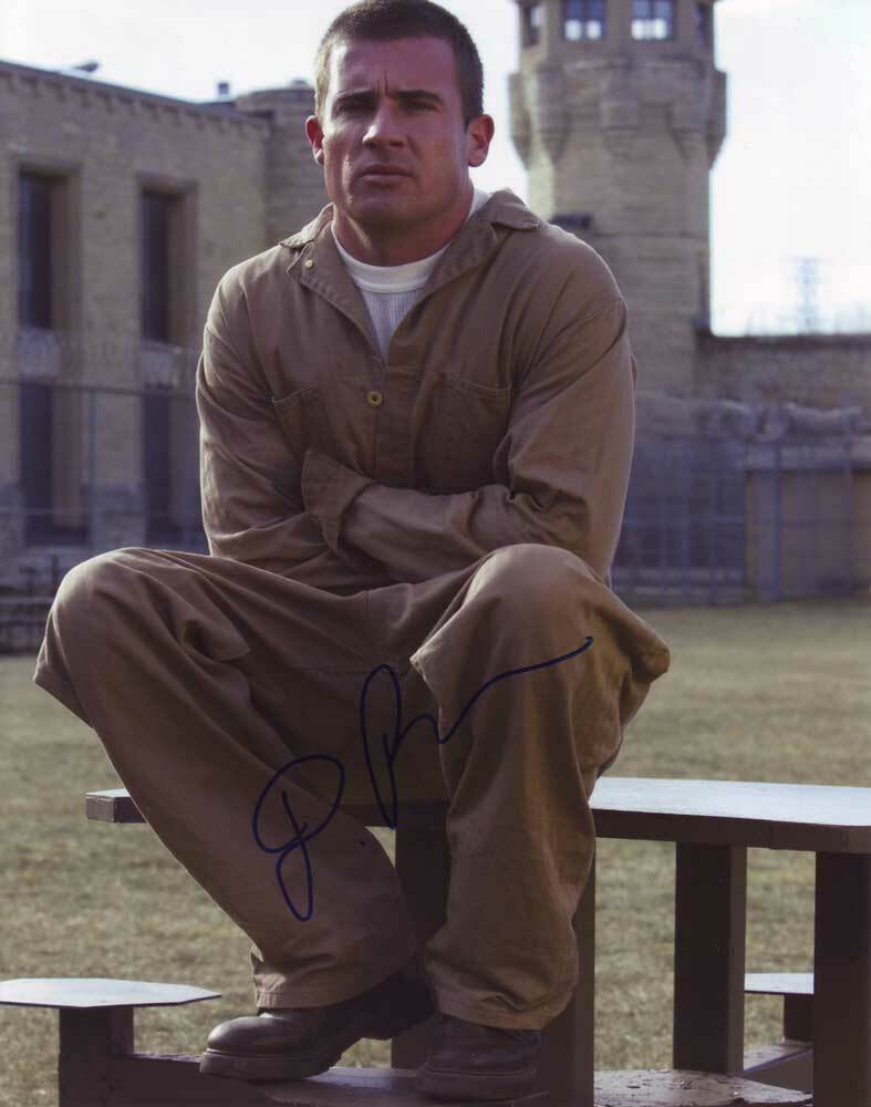 Dominic Purcell In-person AUTHENTIC Autographed Photo Poster painting SHA #67752