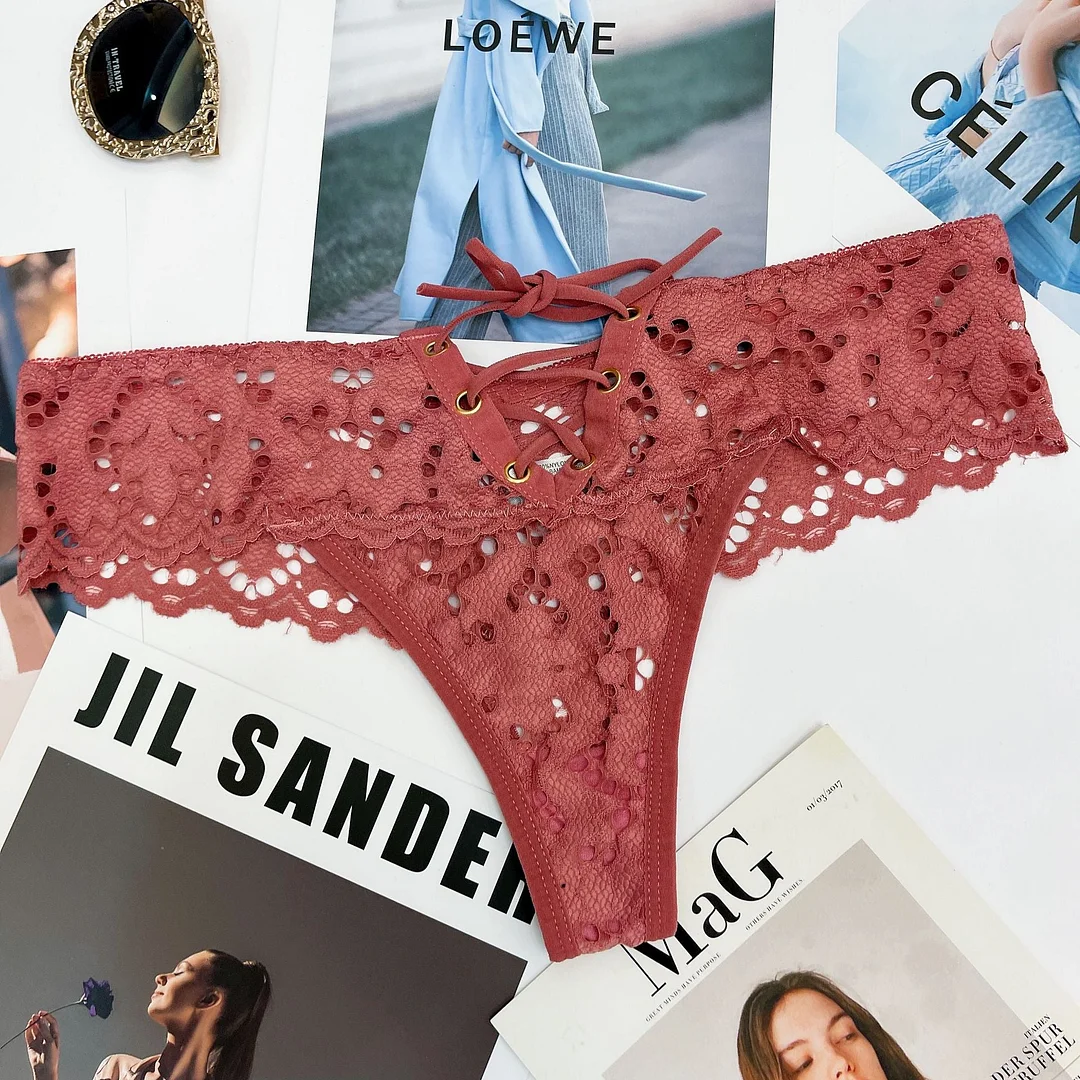 New Women Underwear Sexy Lace Panties Fashion Hollow Out Comfort Briefs Panty Med Waist Seamless Underpants Female Lingerie