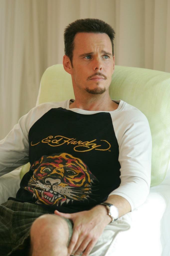 Kevin Dillon 8x10 Picture Simply Stunning Photo Poster painting Gorgeous Celebrity #100