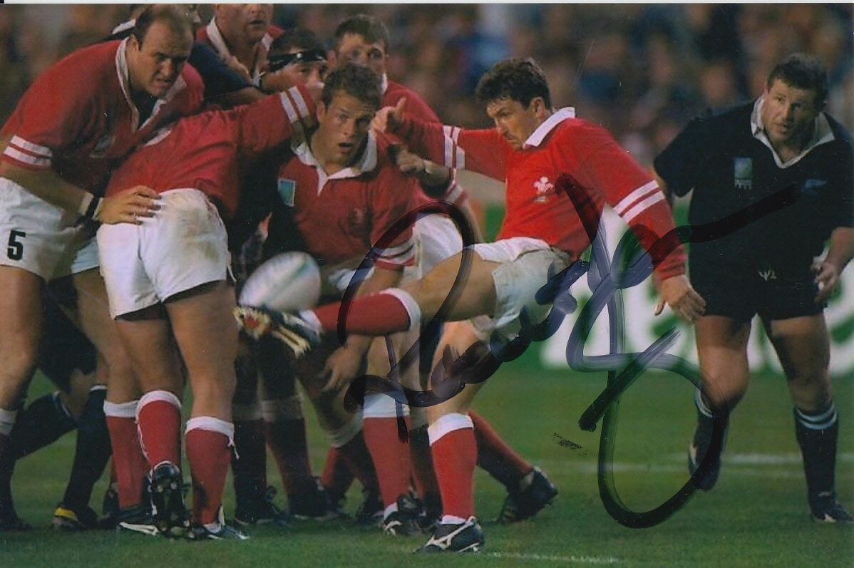 WALES HAND SIGNED ROBERT JONES 6X4 Photo Poster painting 1.