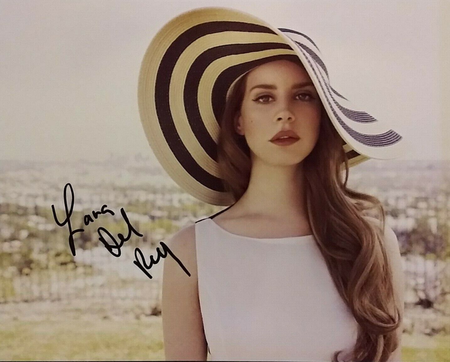 Lana Del Rey signed 8x10