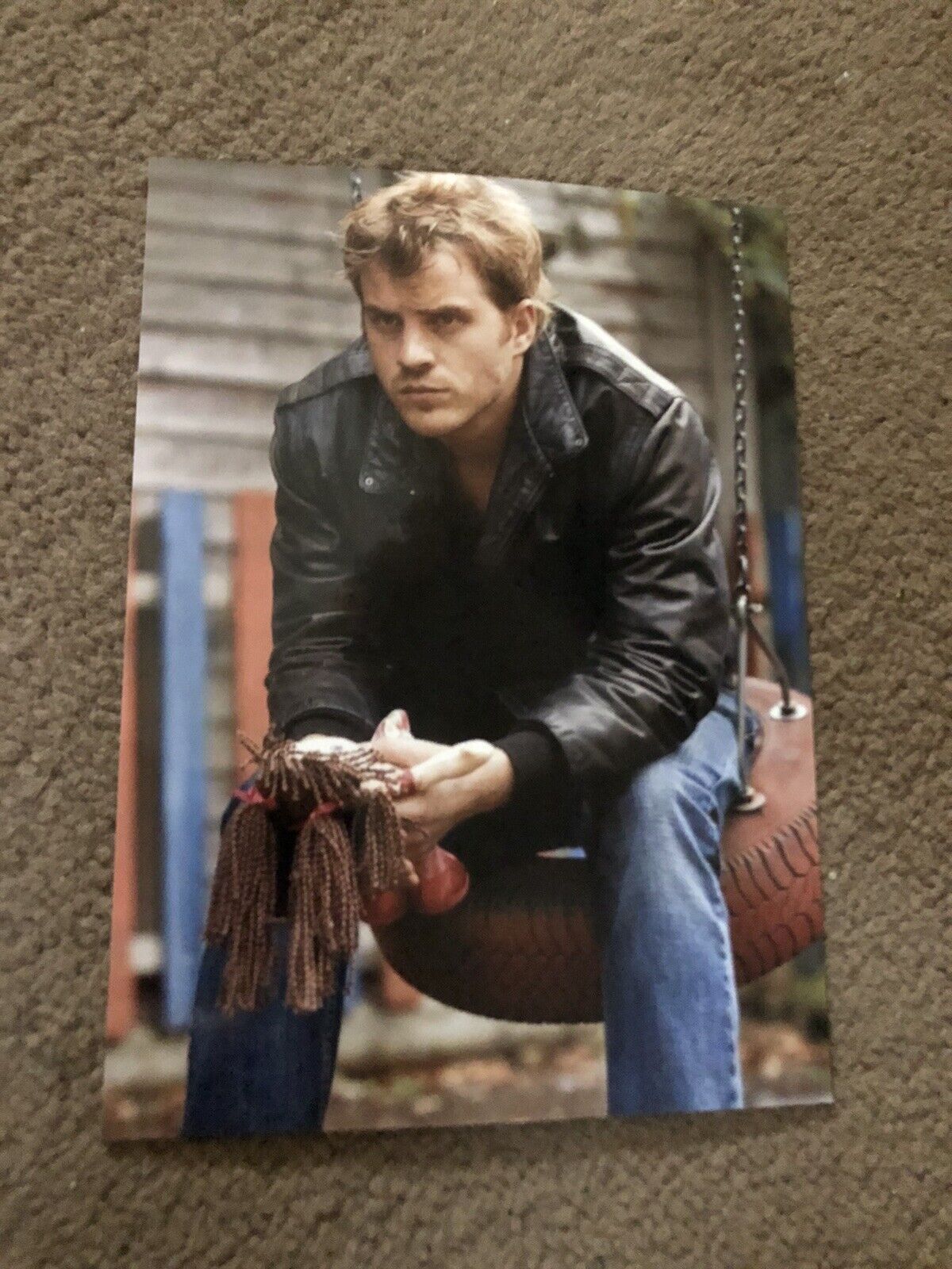 ROBERT KAZINSKY (EASTENDERS) UNSIGNED Photo Poster painting- 7x5”