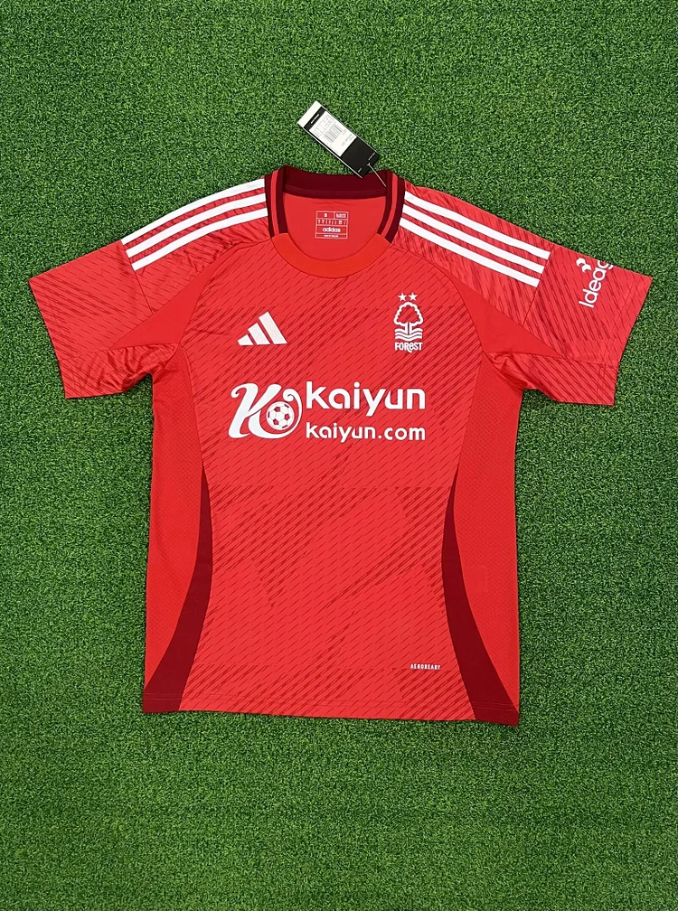 2024/25 Nottingham Forest home jersey.