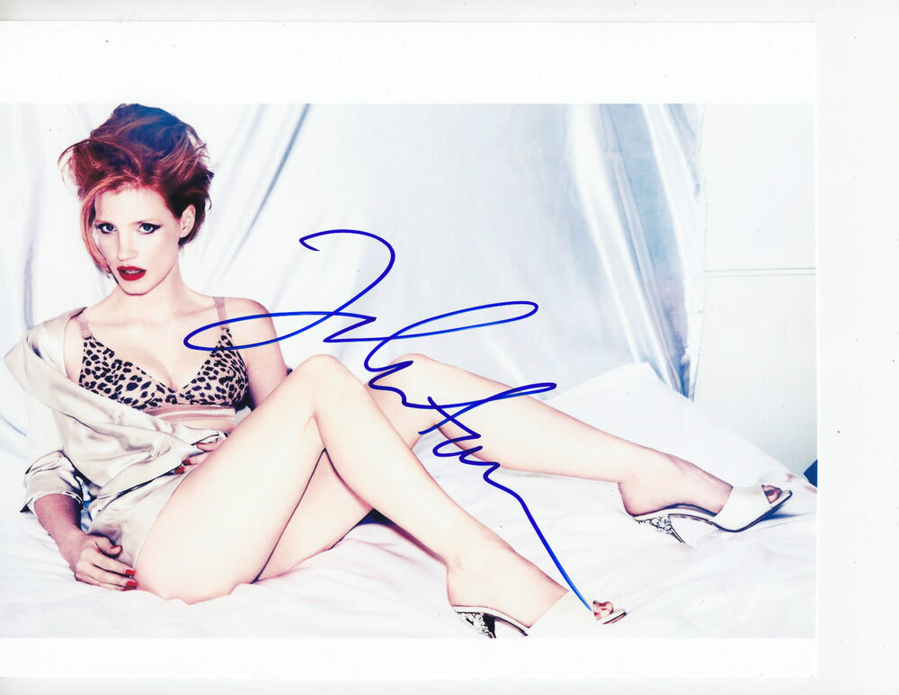 Jessica Chastain - ZERO DARK THIRTY - signed 8x10