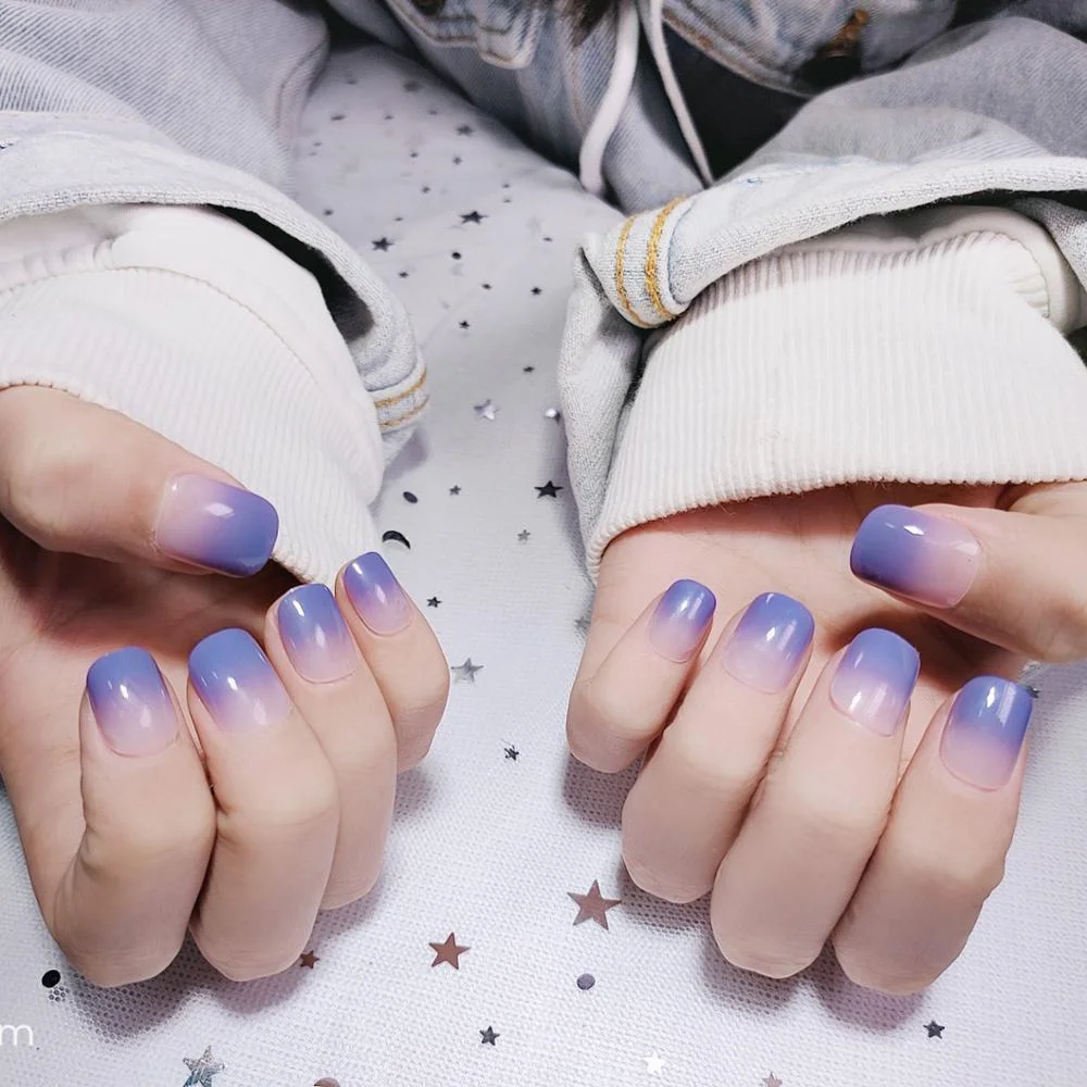 24pcs Girls Summer Holiday Gradient Blue Fake Nail Sweet Short Square Nail Art Tips with Glue Women Smooth Fake Nail press on-Nail Inspo